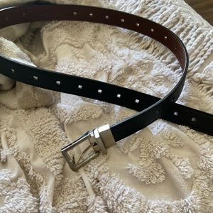 Reversible belt